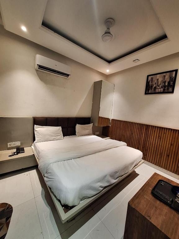 Hotel-Seventh-Heaven image