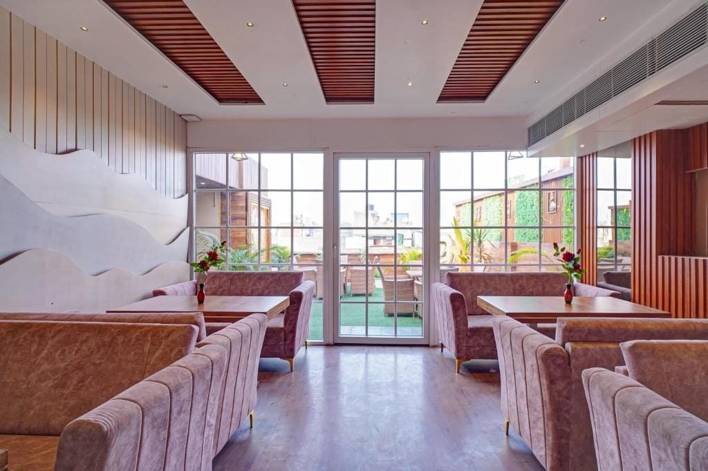 Hotel-Gold-palace image