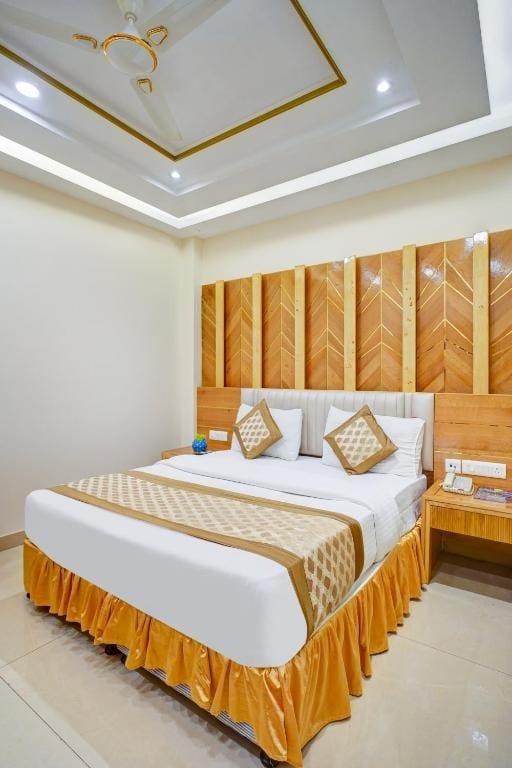 Hotel-Gold-palace image