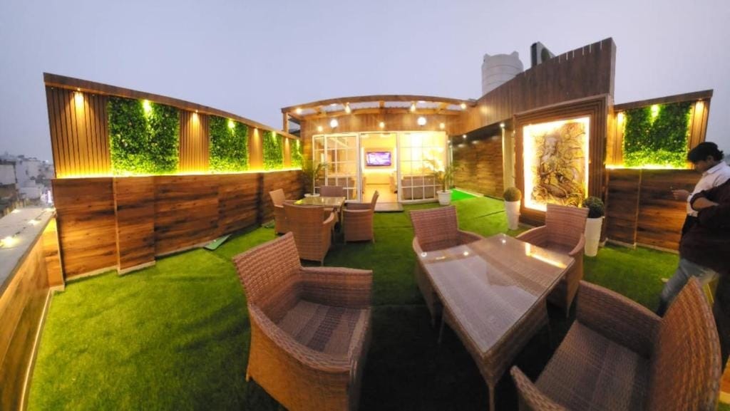 Hotel-Gold-palace image