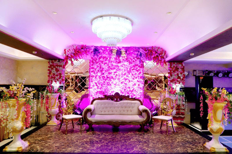 Wow-Palace-Banquet logo